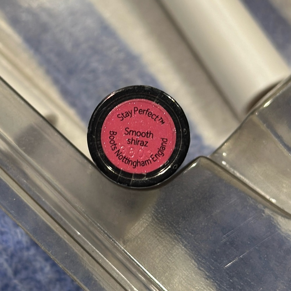 No 7 stay perfect lipstick